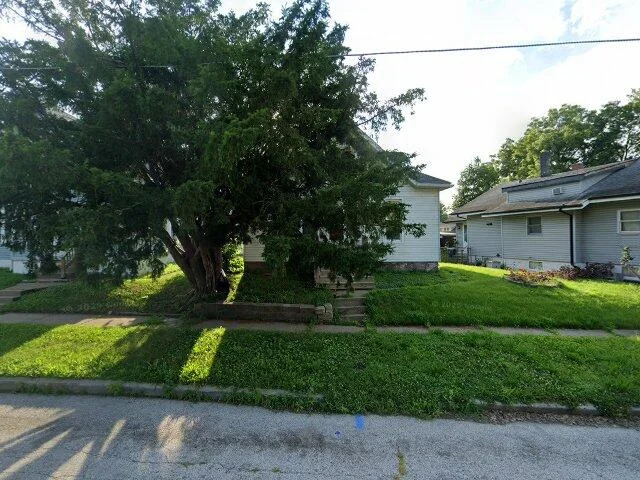 House image located at Davenport, IA 52802