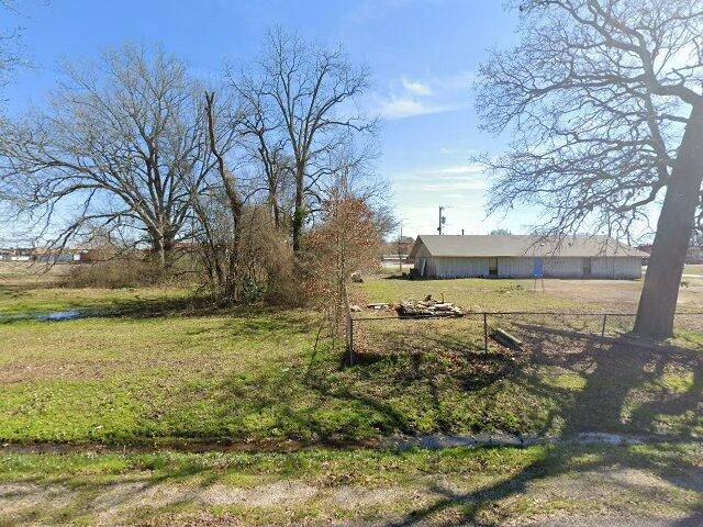 House image located at Newton, IA 50208