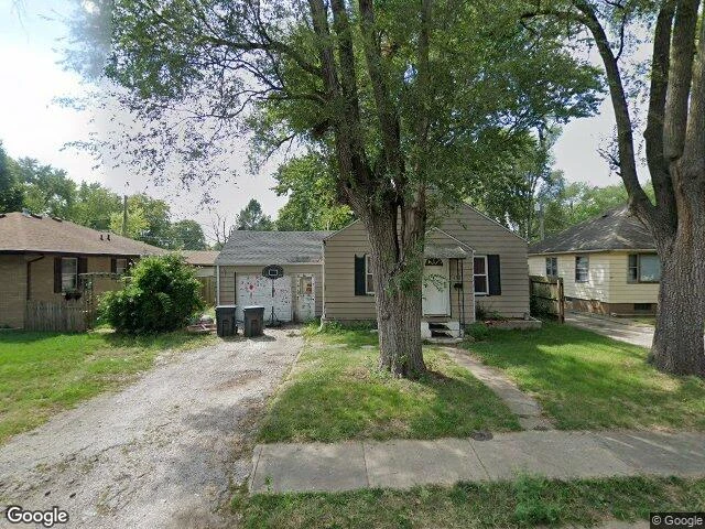 House image located at Pekin, IL 61554