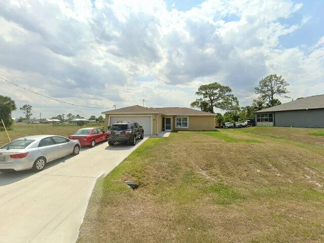House image located at Labelle, FL 33935