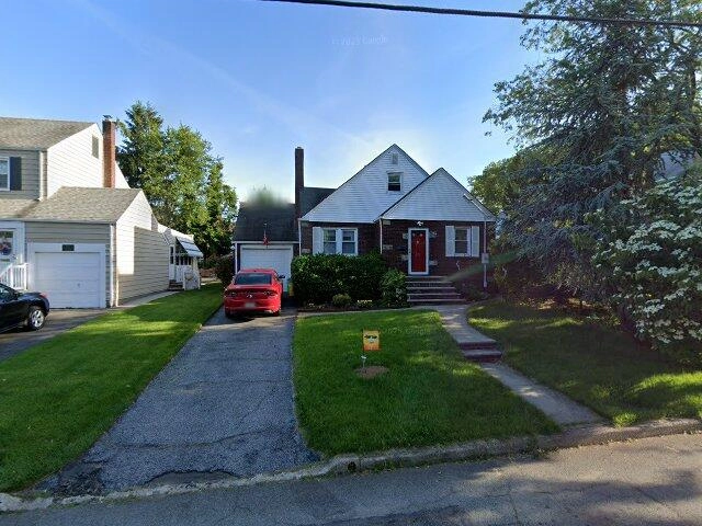 House image located at Teaneck, NJ 07666