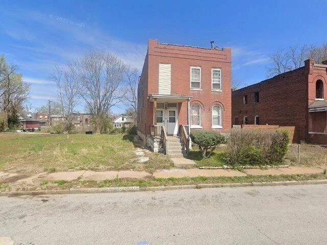House image located at Saint Louis, MO 63112