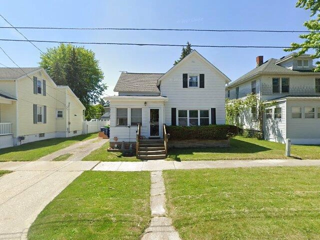 House image located at Bay City, MI 48706