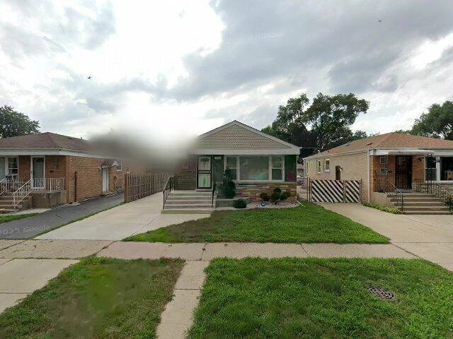 House image located at Chicago, IL 60633