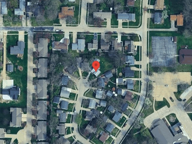 House image located at Moline, IL 61265