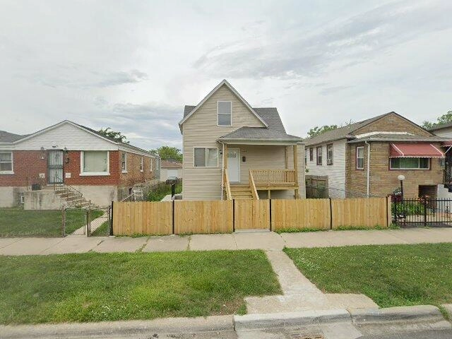 House image located at Chicago, IL 60628