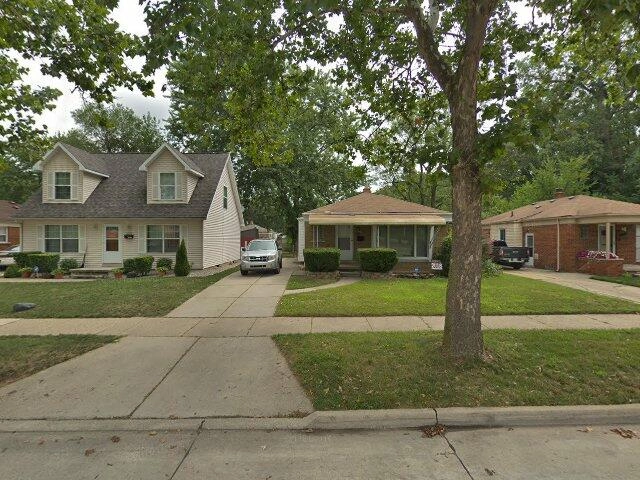 House image located at Oak Park, MI 48237