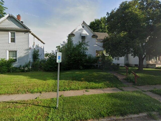 House image located at Davenport, IA 52802