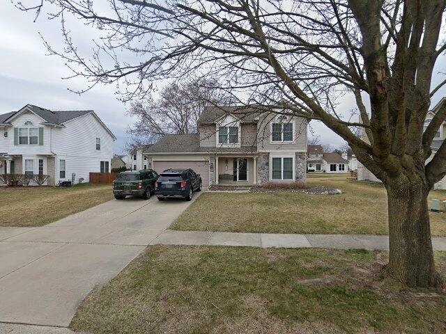 House image located at South Lyon, MI 48178
