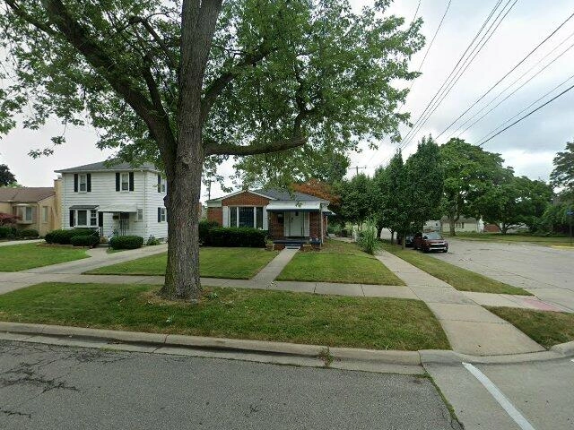 House image located at Trenton, MI 48183