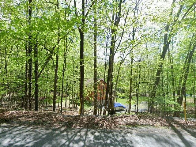 House image located at Lakeville, PA 18438