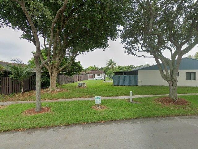 House image located at Hollywood, FL 33023