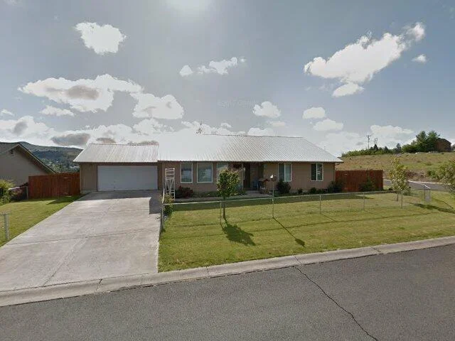 House image located at Klamath Falls, OR 97601