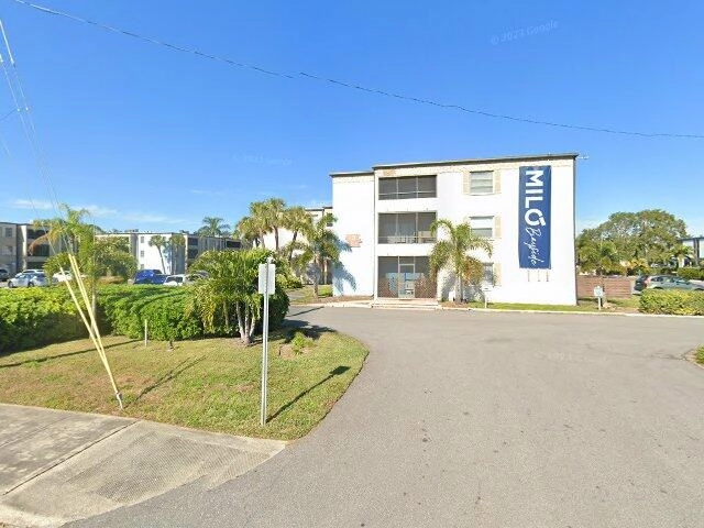 House image located at Saint Petersburg, FL 33702