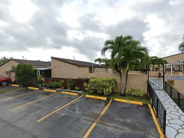 House image located at Miami, FL 33174