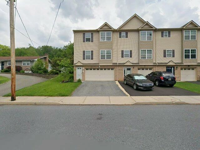 House image located at Walnutport, PA 18088