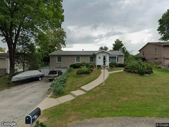 House image located at Carpentersville, IL 60110