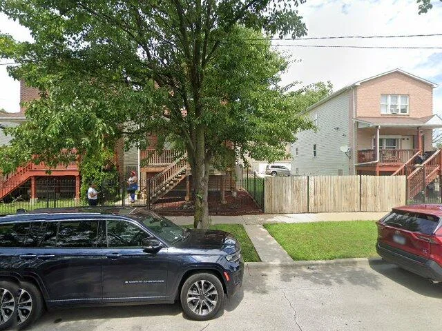 House image located at Chicago, IL 60609