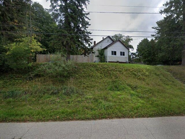 House image located at Iron Mountain, MI 49801