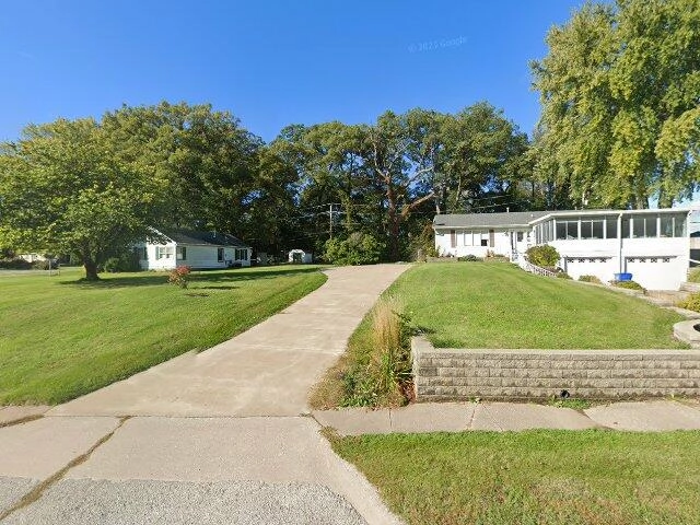 House image located at Moline, IL 61265