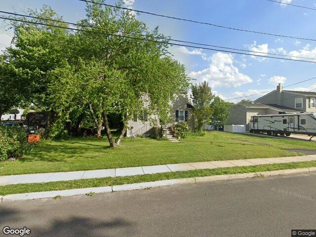 House image located at Riverton, NJ 08077