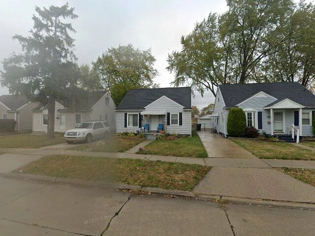 House image located at Roseville, MI 48066