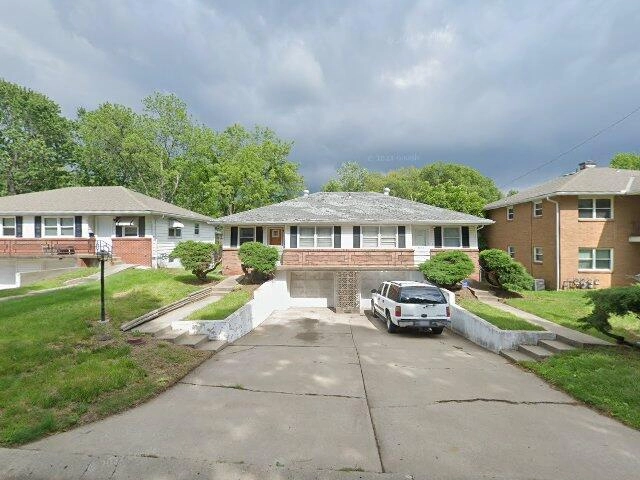 House image located at Independence, MO 64052