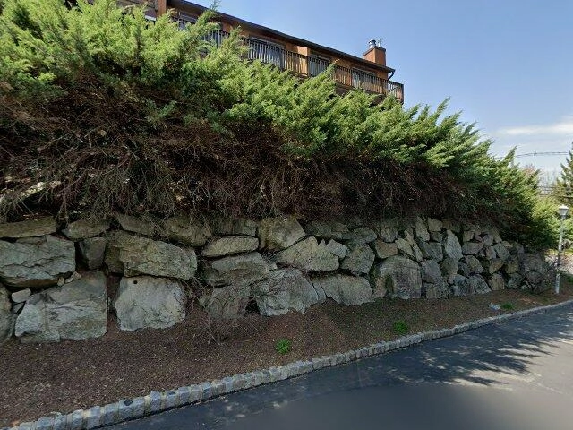 House image located at Wanaque, NJ 07465