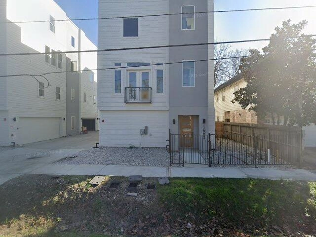 House image located at Houston, TX 77009