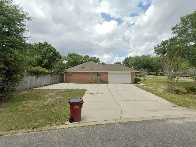 House image located at Milton, FL 32570