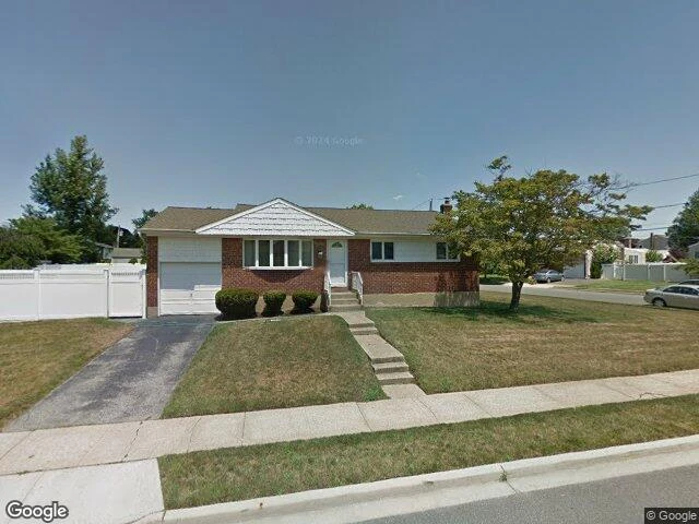 House image located at Massapequa Park, NY 11762