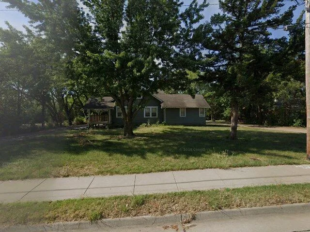House image located at Newton, KS 67114
