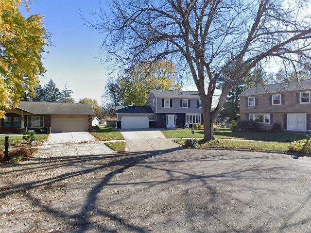 House image located at Elgin, IL 60123