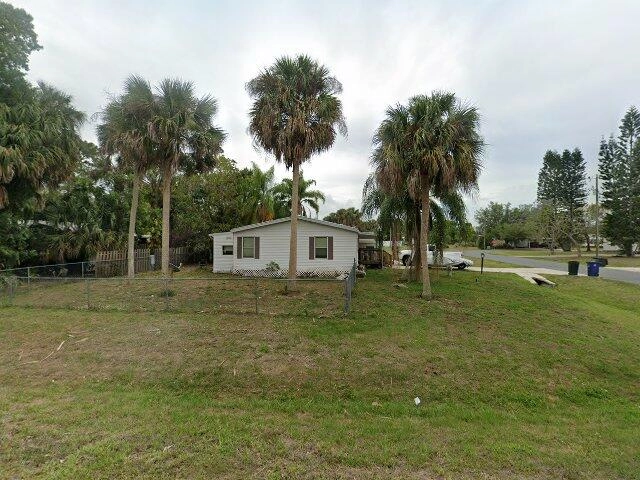 House image located at North Fort Myers, FL 33917