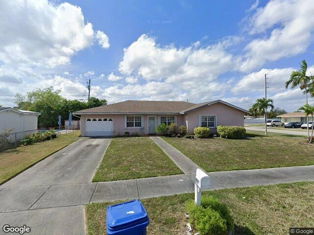 House image located at Miami, FL 33176