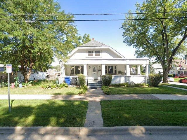 House image located at Moline, IL 61265