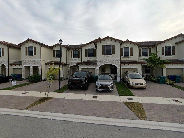 House image located at Miami, FL 33190