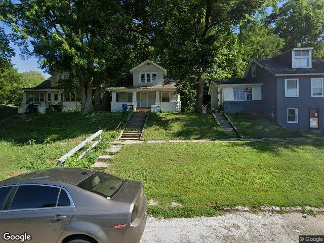 House image located at Davenport, IA 52802