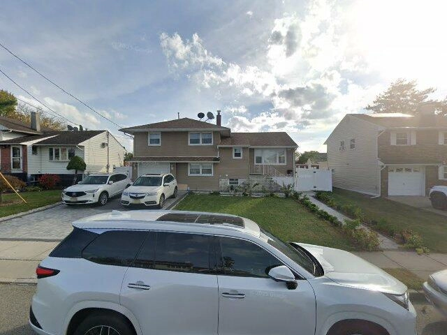 House image located at Carteret, NJ 07008