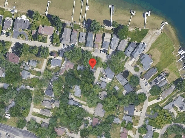 House image located at Waterford, MI 48327
