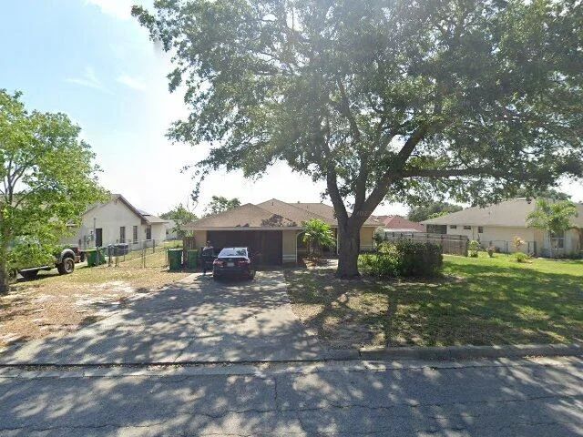 House image located at Dundee, FL 33838