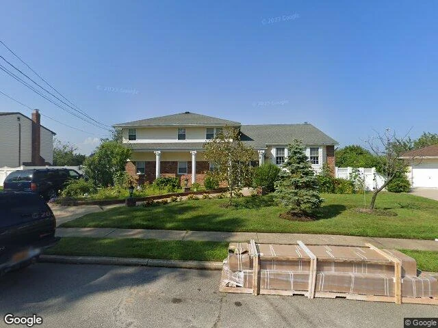 House image located at Massapequa Park, NY 11762