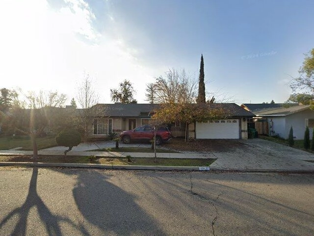 House image located at Fresno, CA 93727