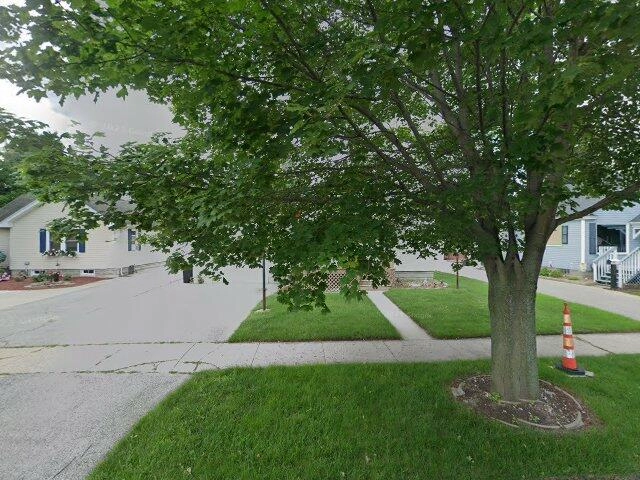 House image located at Essexville, MI 48732