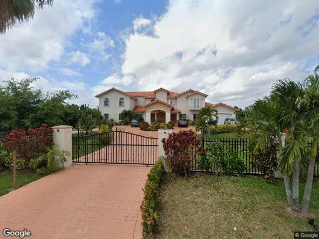 House image located at Hollywood, FL 33027