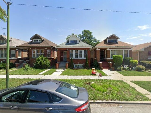House image located at Chicago, IL 60620