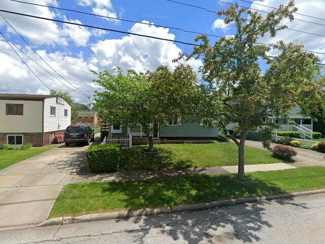 House image located at Akron, OH 44314
