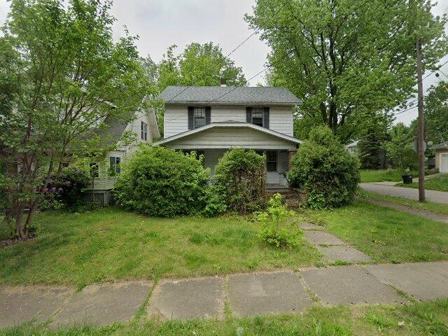 House image located at Akron, OH 44307