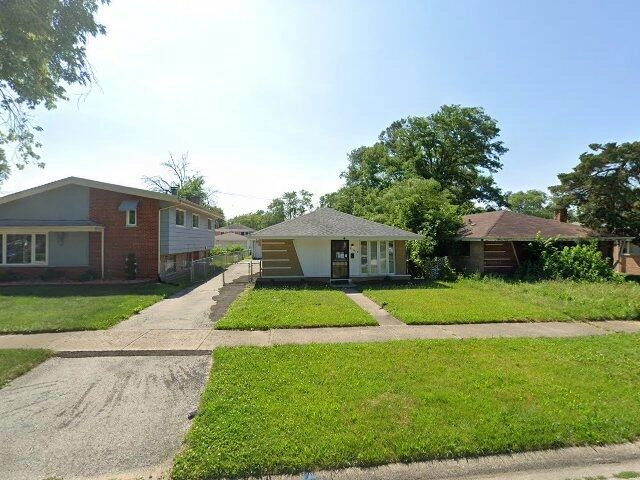 House image located at Dolton, IL 60419