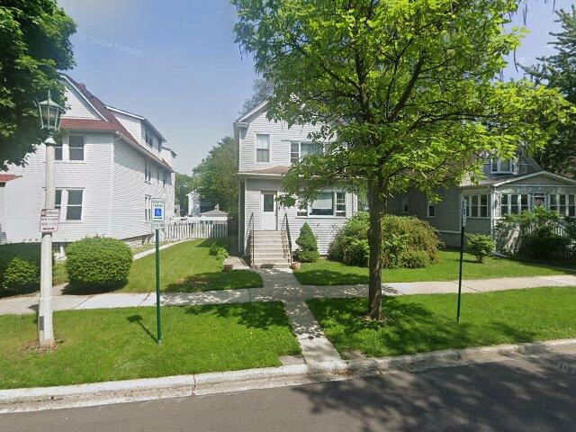 House image located at Oak Park, IL 60304